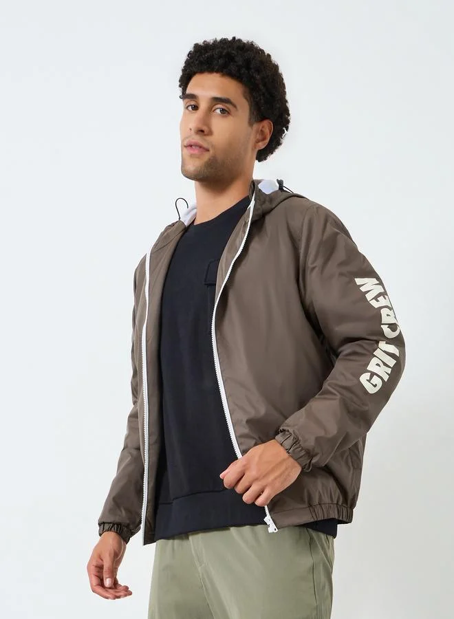 ستايلي جاكيت وايند شيتر مطبع بقصة واسعة